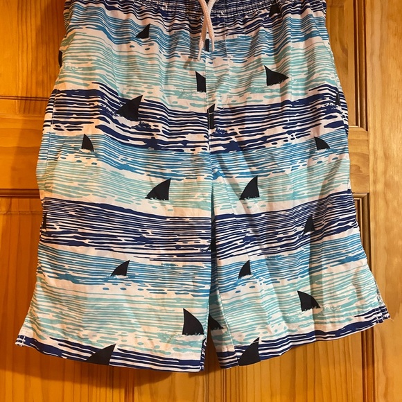 Boys XXL swim trunks - Picture 2 of 3